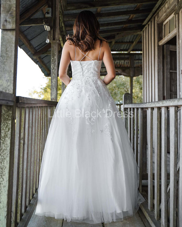 Vestido de novia corte linea A con encaje