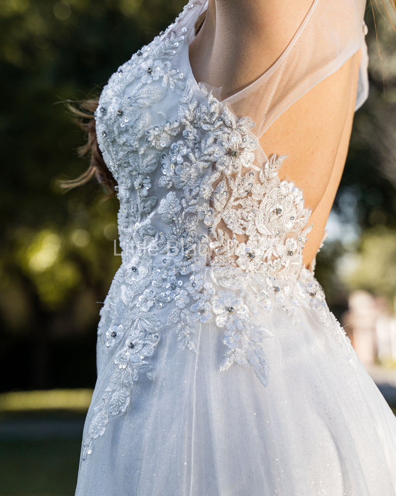 Vestido de novia bordado con transparencias